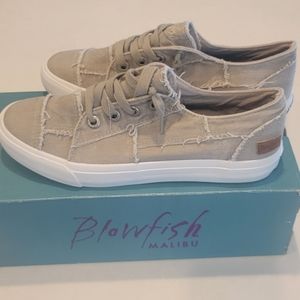 Blowfish sneakers 9.5
